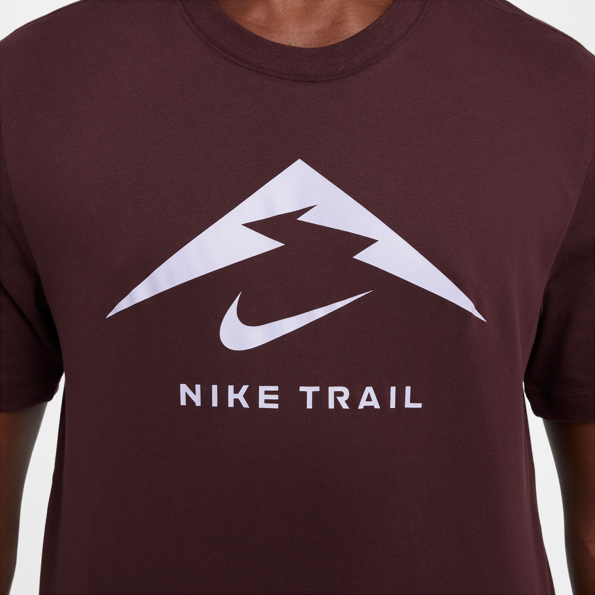 Nike trail running t shirt best sale
