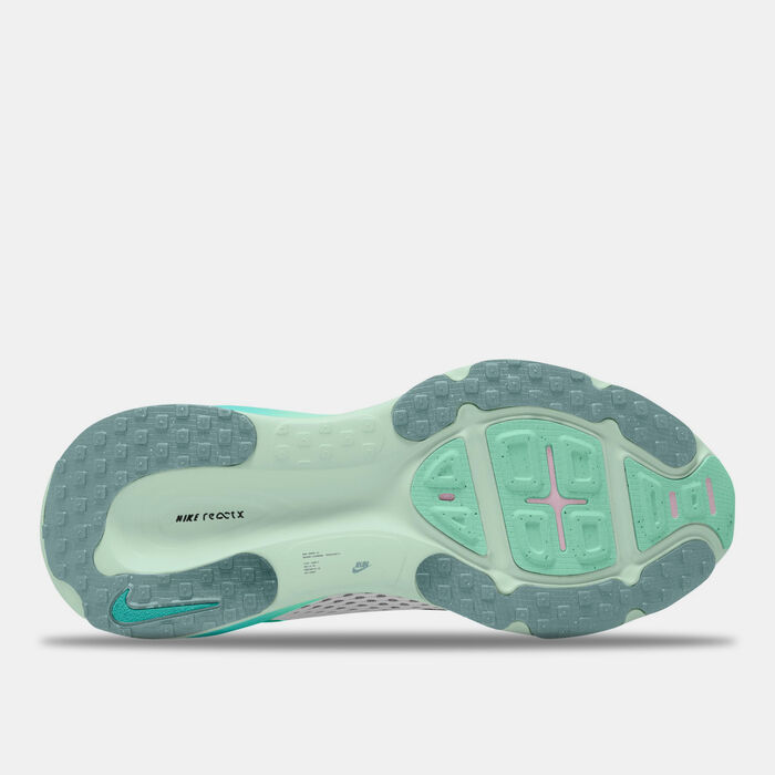 Nike Women's Vomero 18 Road Running Shoes White image number 2