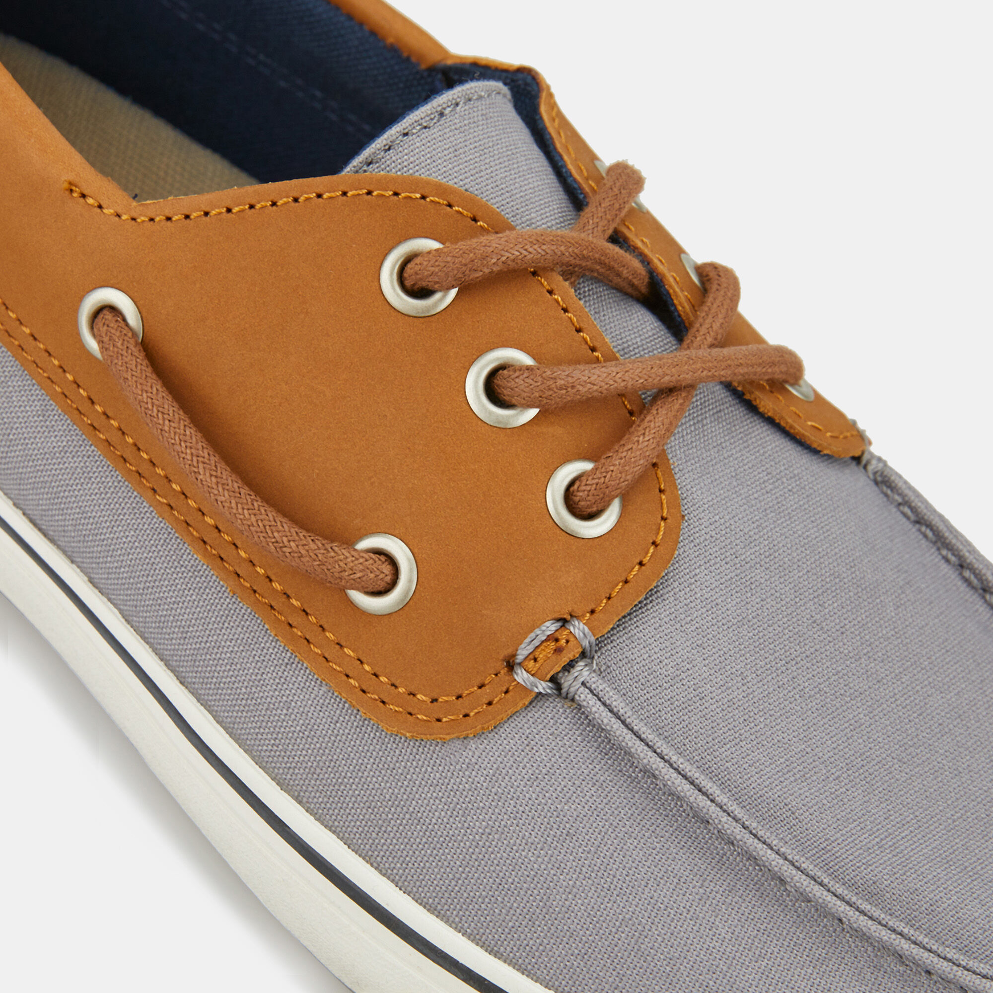 C L Chauffeur Unisex Shoe Grey Vans in Kuwait SSS