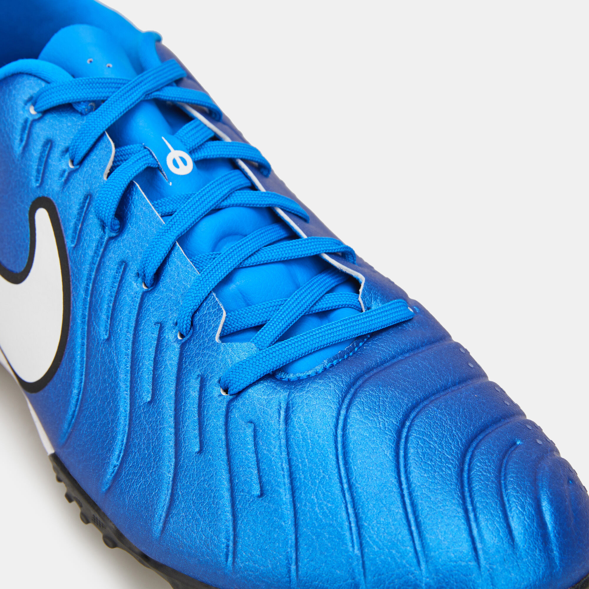 Football shoes nike tiempo online