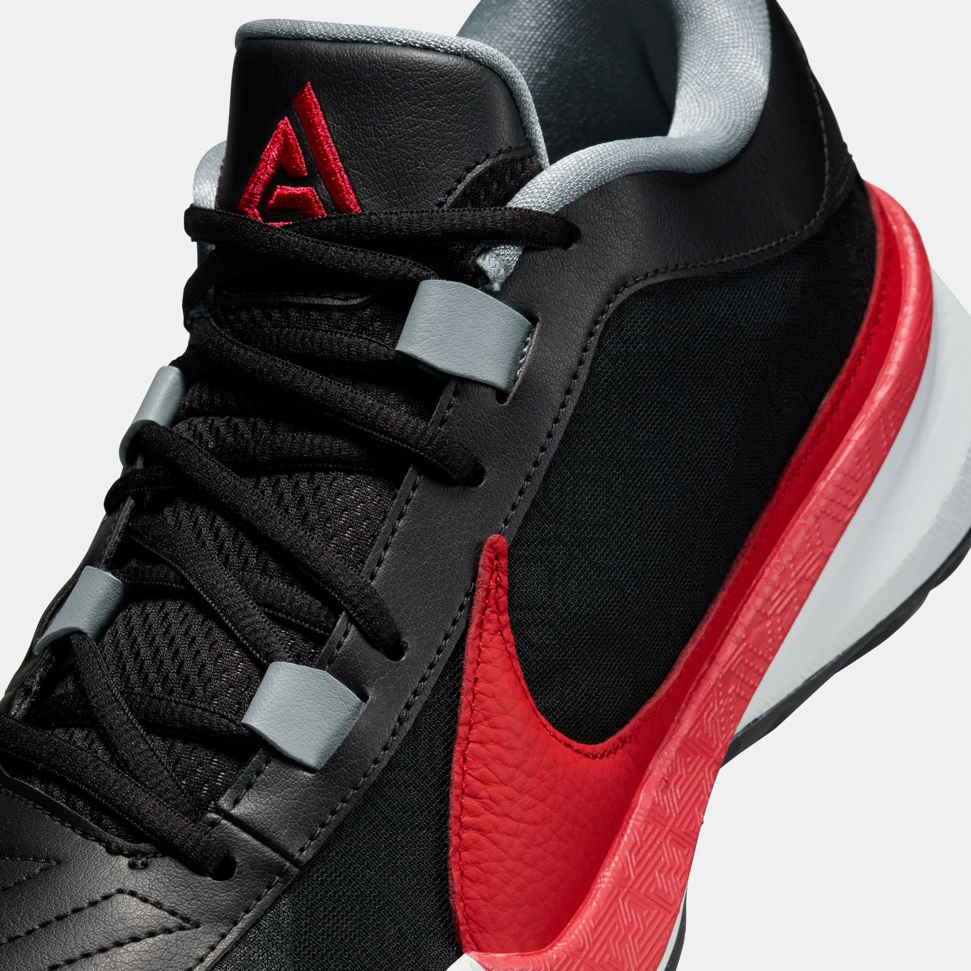 Giannis Freak 5 Basketball Shoes Black Nike in Kuwait SSS