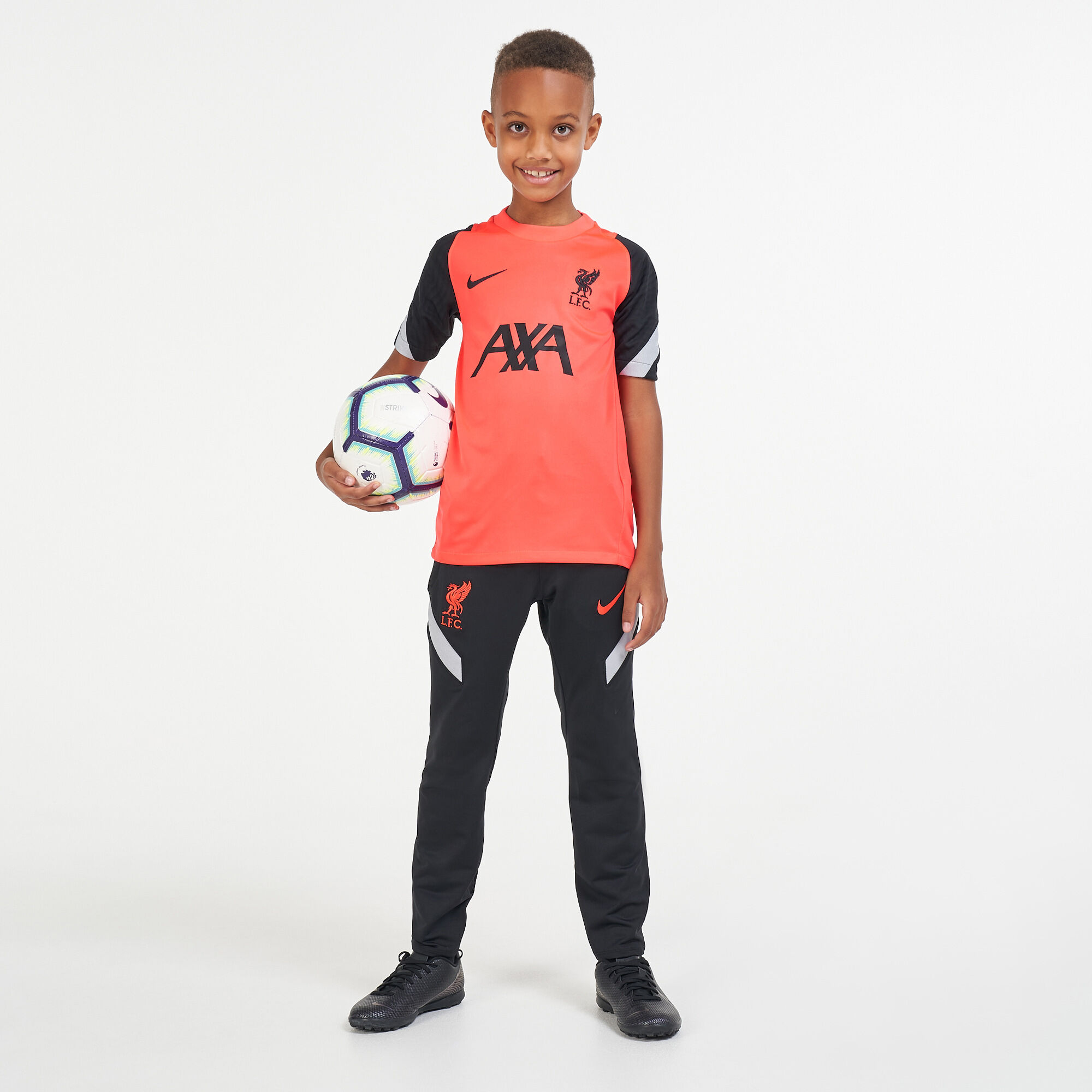 Kids Liverpool F.C. Strike Football Sweatshirt Older Kids Black Nike in Kuwait SSS