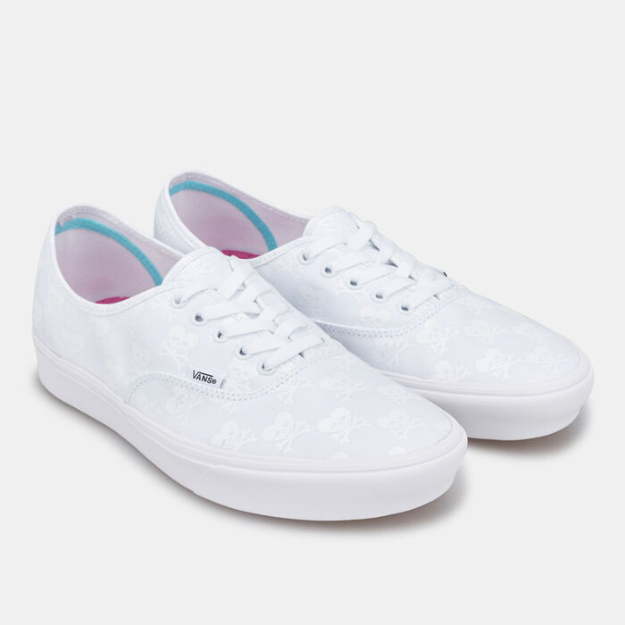 Vans Coldhearted ComfyCush Authentic Unisex Shoe White image number 1