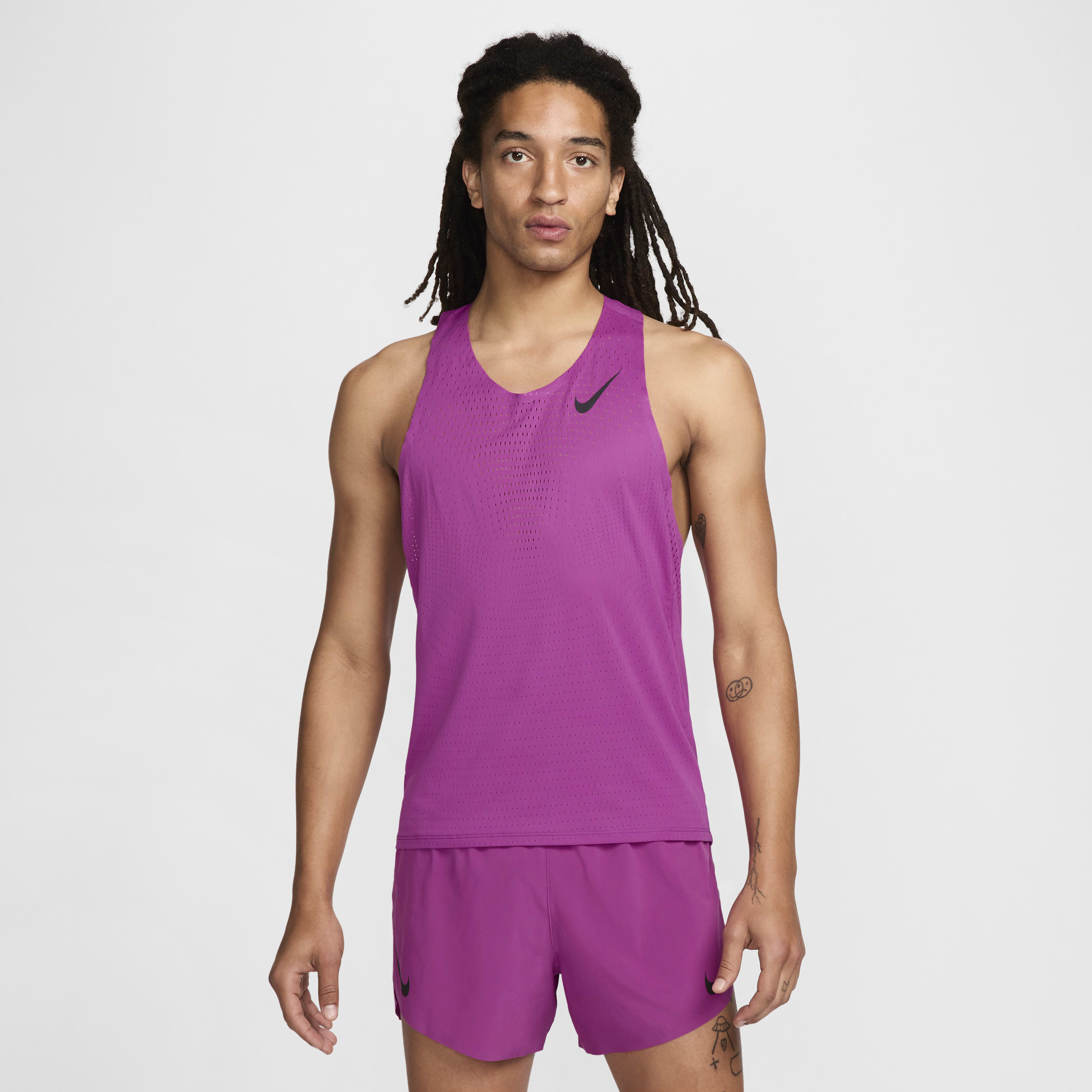 Nike vivid strike run vest sales