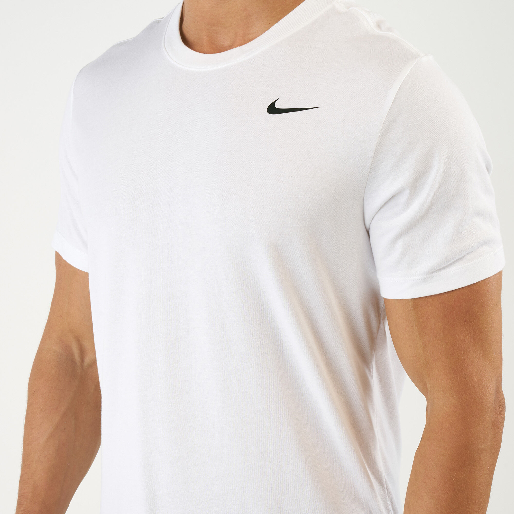 White nike workout shirt 2025