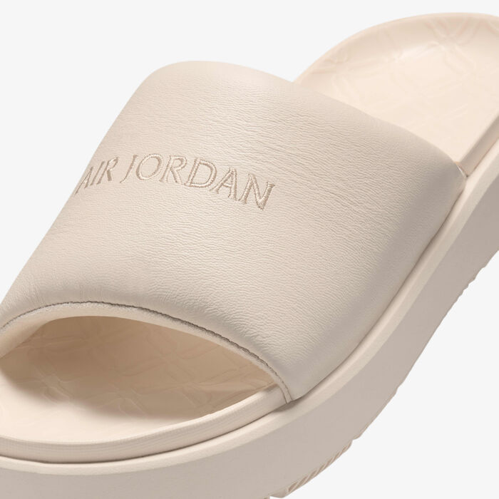 Jordan Women's Sophia Slides Beige image number 10